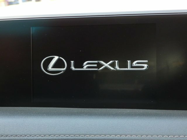 Lexus UX 2.0L 250H Premium 108 Bhp White #47