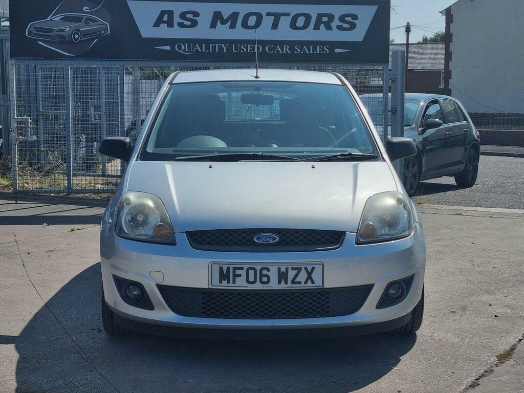 Ford Fiesta 1.25 Zetec Climate Silver #2