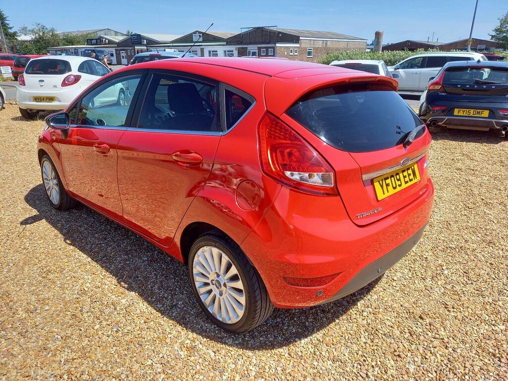 Ford Fiesta Hatchback 1.4 Titanium 200909 Red #5