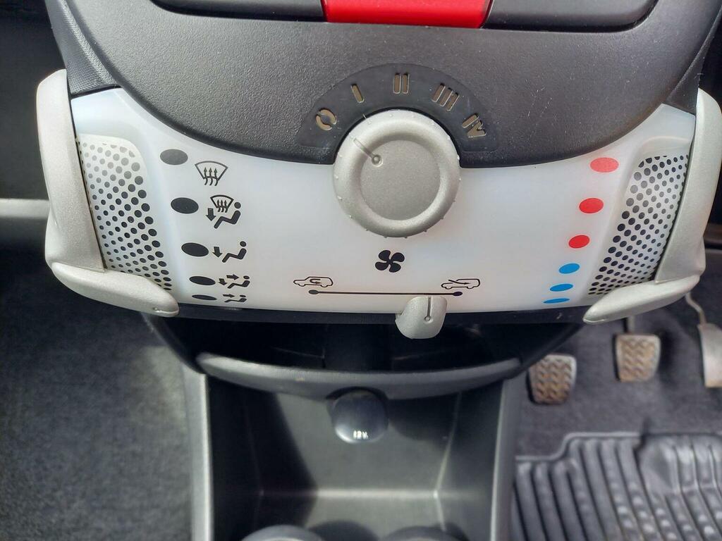 Citroen C1 1.0L Vtr White #15