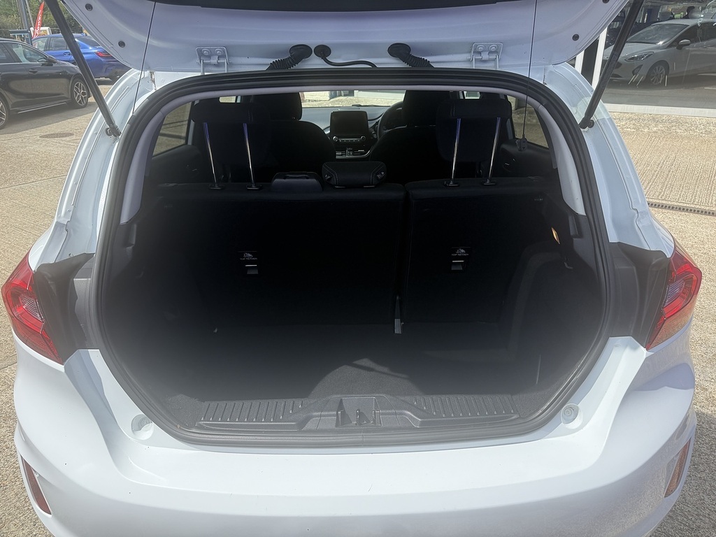 Ford Fiesta Titanium White #6