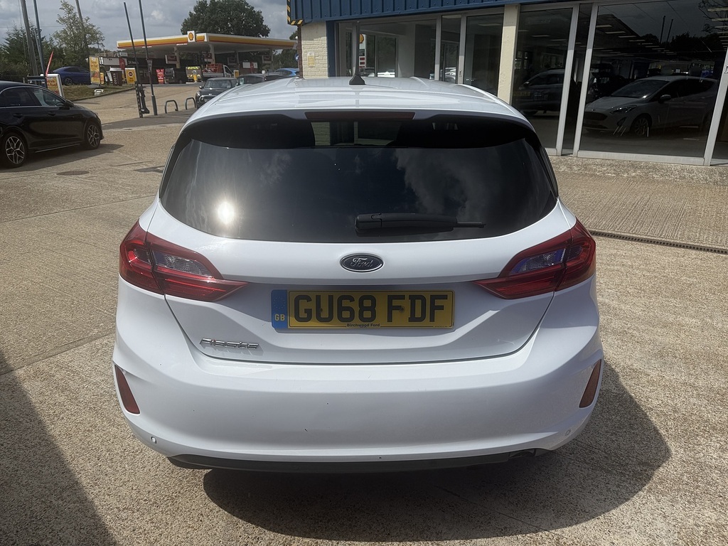 Ford Fiesta Titanium White #5