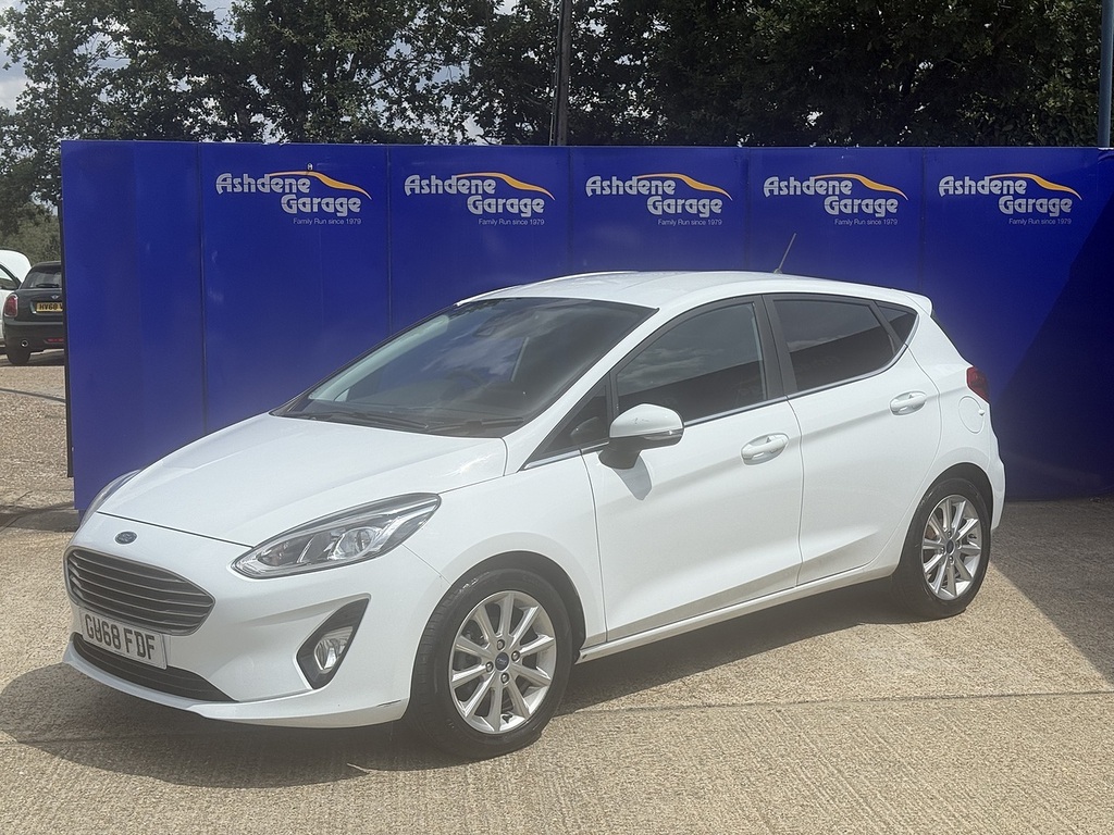 Ford Fiesta Titanium White