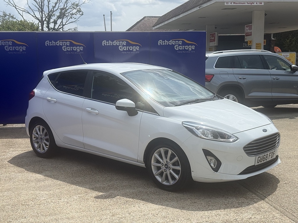 Ford Fiesta Titanium White #3