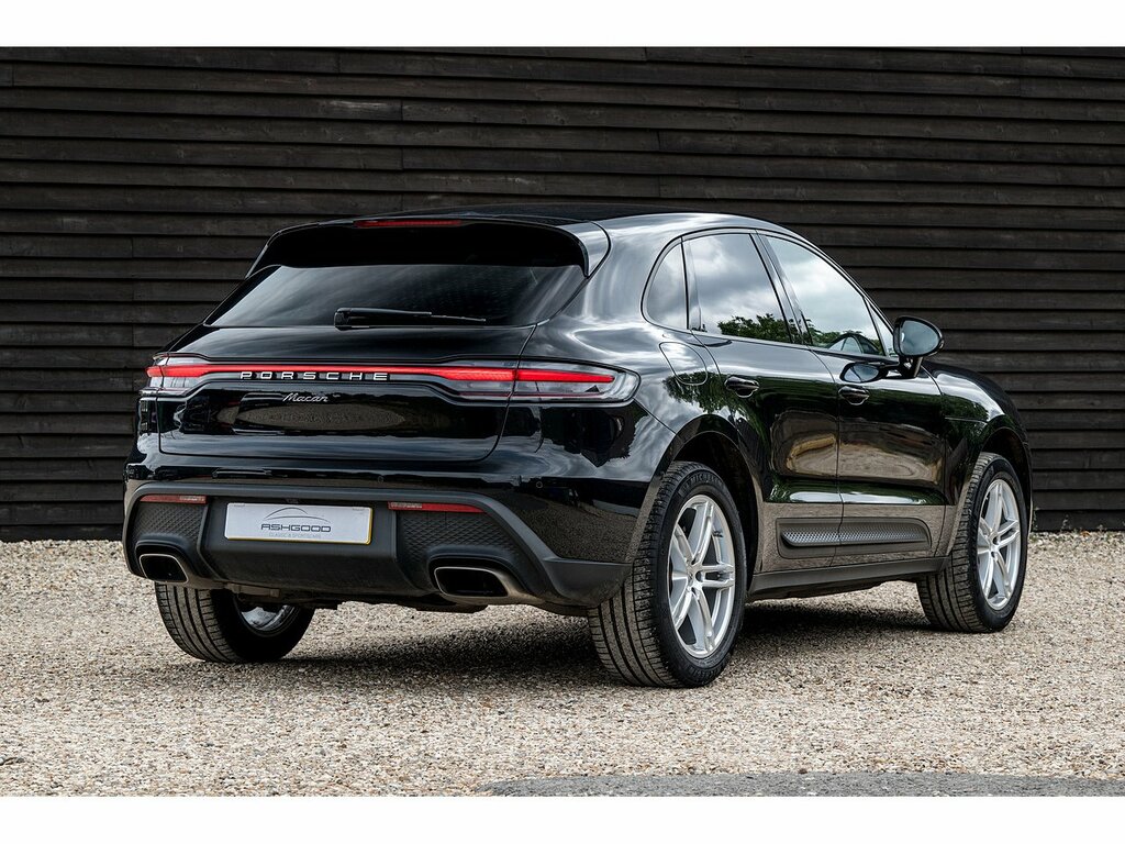 Porsche Macan 43 Black #3