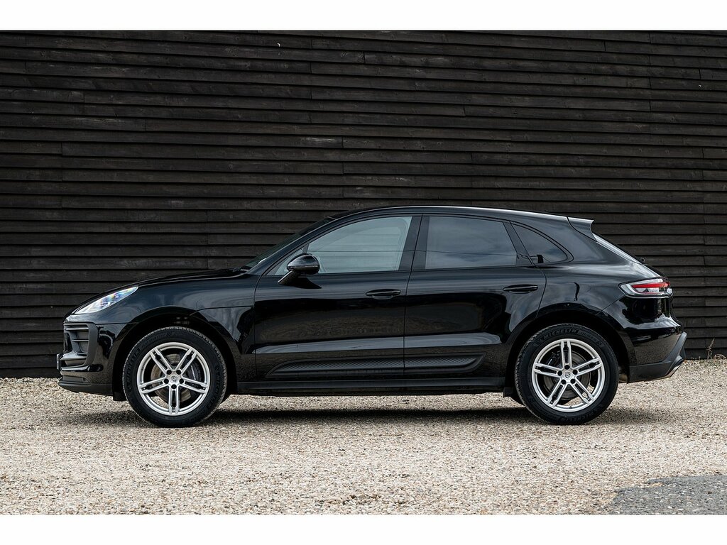 Porsche Macan 43 Black #5