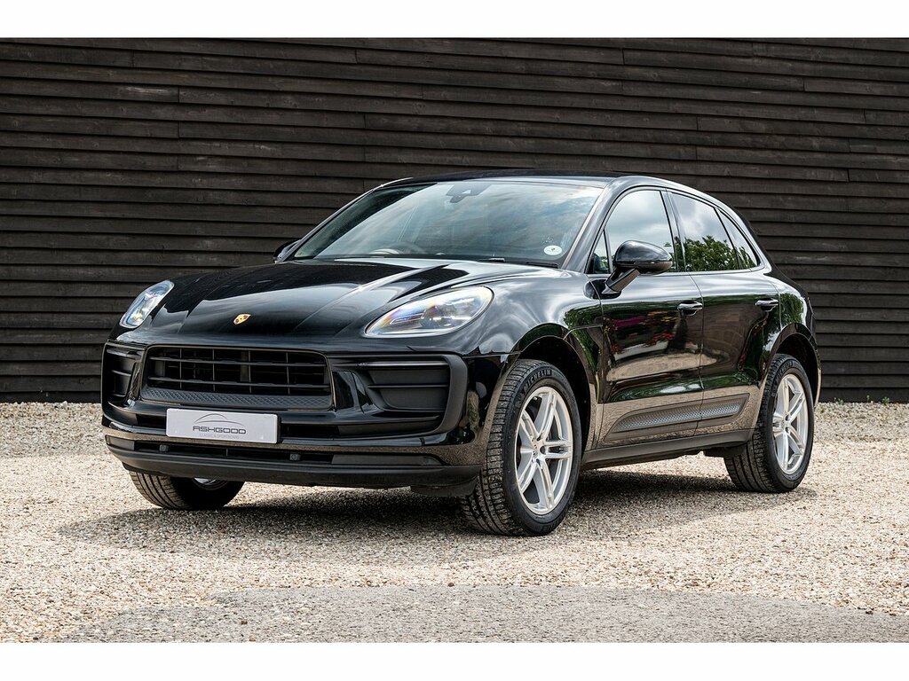 Porsche Macan 43 Black #6
