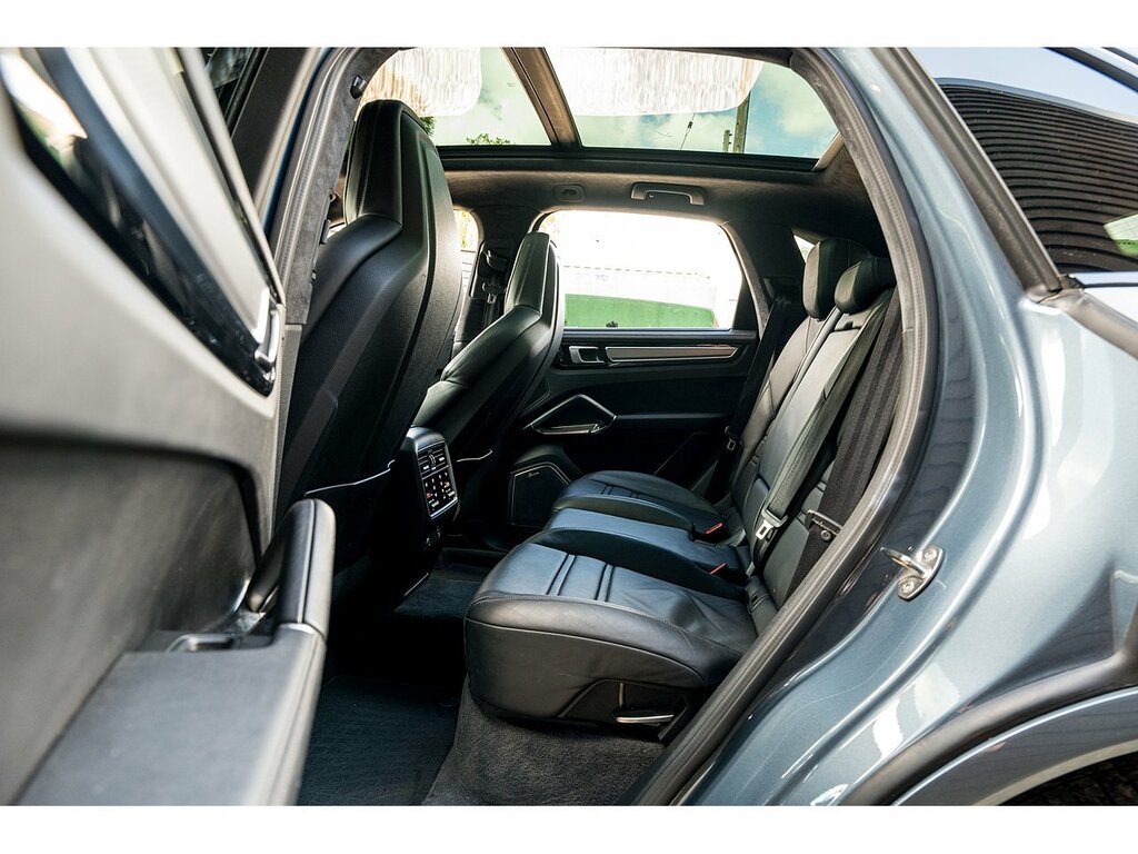 Porsche Cayenne 3.0 D V6 Platinum Edition Tiptronic S 258 White #40