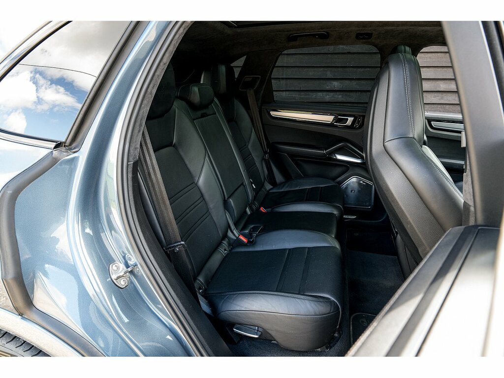 Porsche Cayenne 3.0 D V6 Platinum Edition Tiptronic S 258 White #34