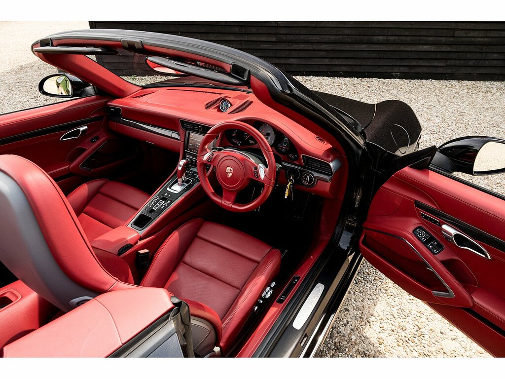 Porsche 911 991 Gt3 Black #24