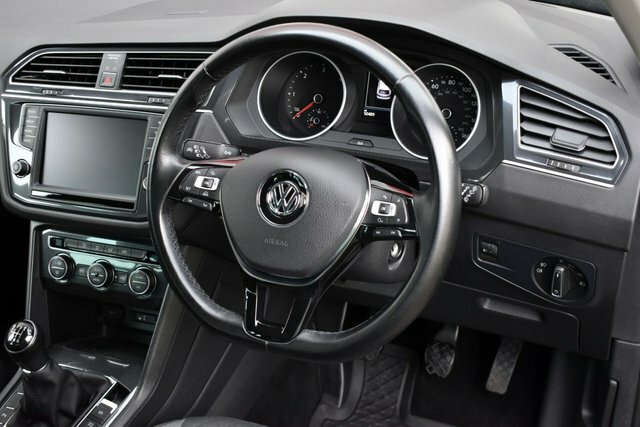 Volkswagen Tiguan 2L Match Edition White #16