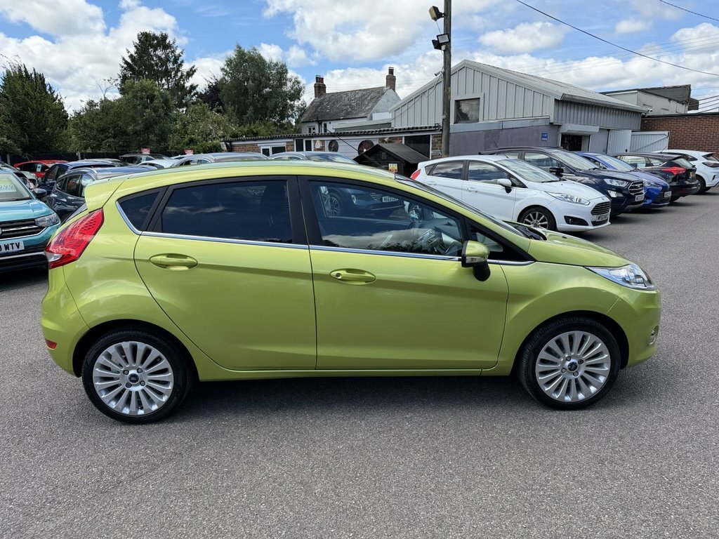Ford Fiesta 1L Titanium Green #2