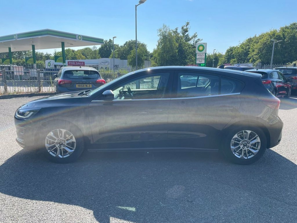 Ford Focus 1L Titanium CN23SZR Black #6
