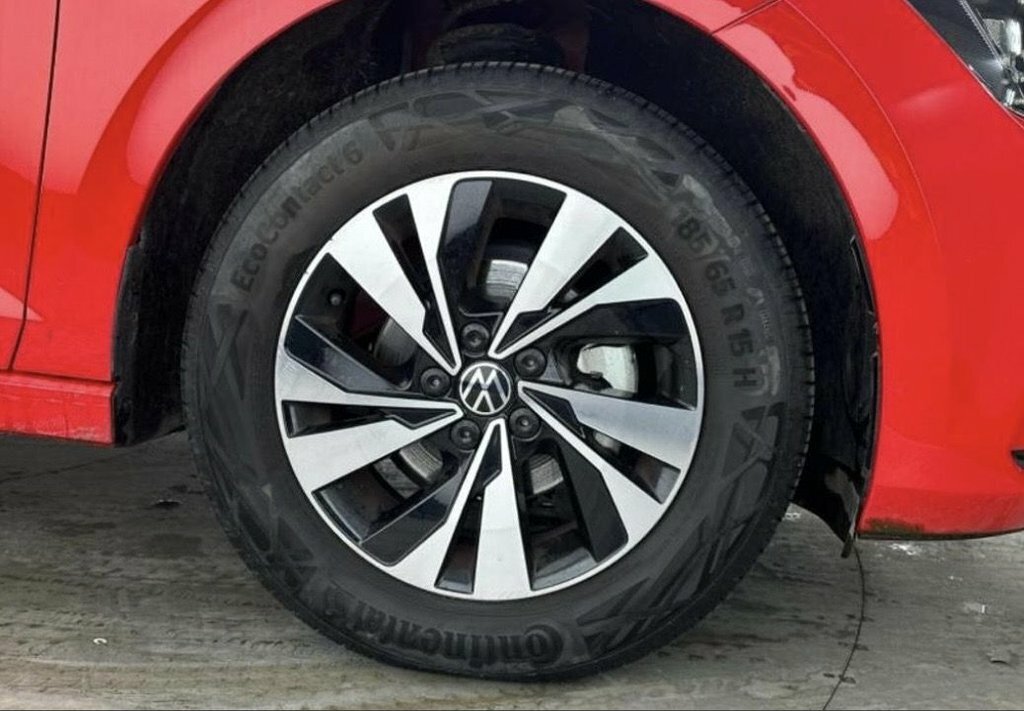 Volkswagen Polo 1L Match Red #4