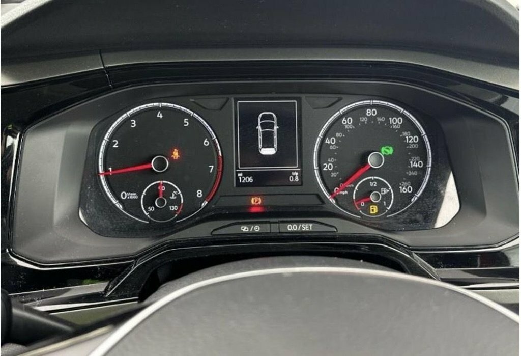 Volkswagen Polo 1L Match Red #5