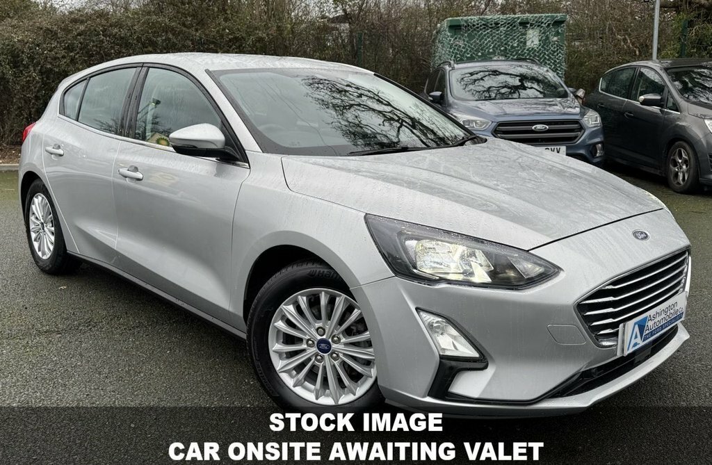 Ford Focus 1L Titanium Edition Silver