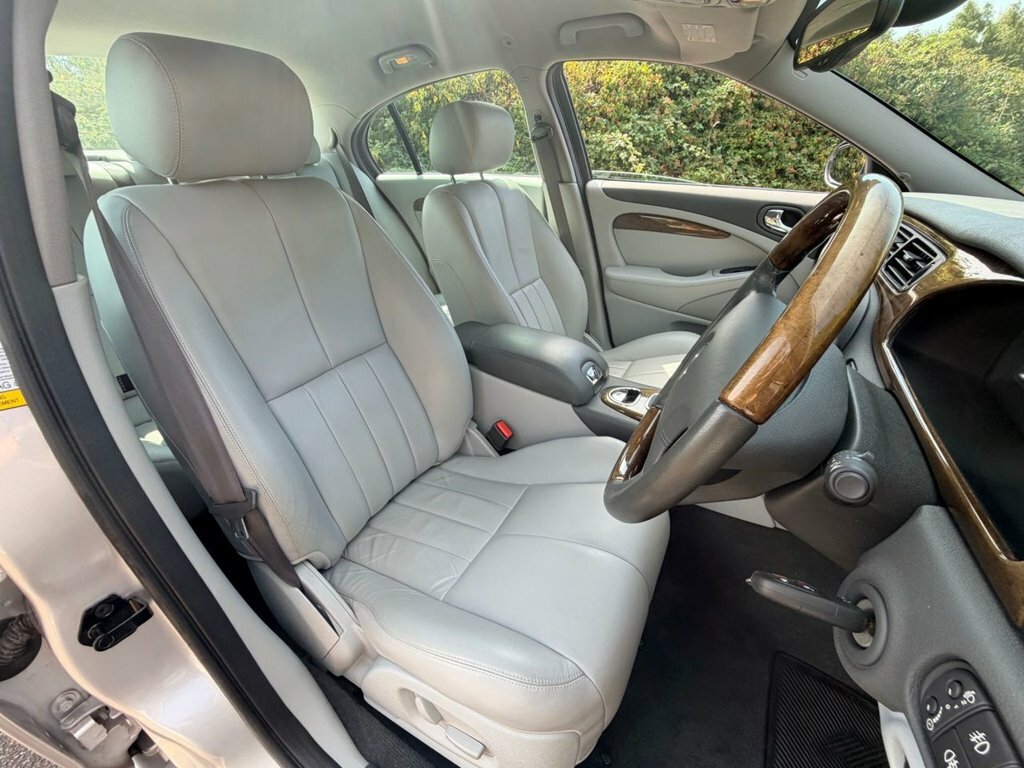 Jaguar S-Type 4.0 V8 Silver #13