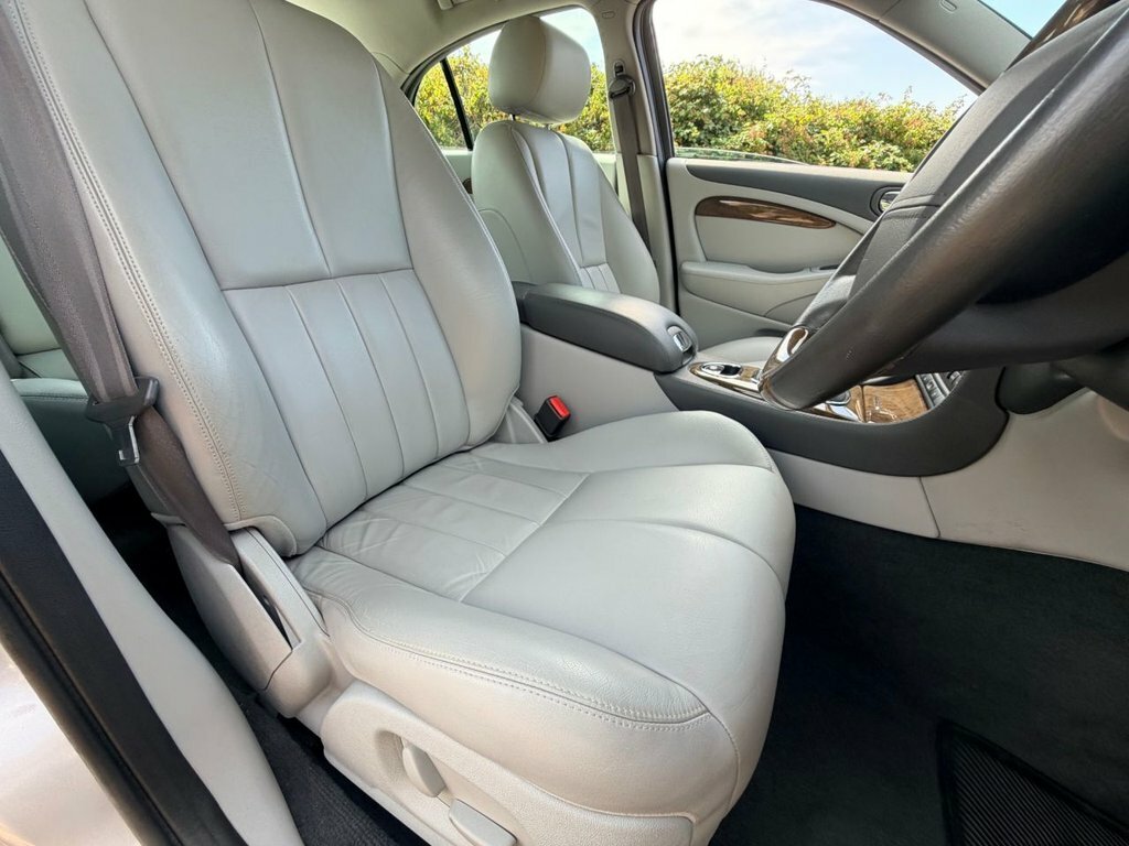 Jaguar S-Type 4.0 V8 Silver #17