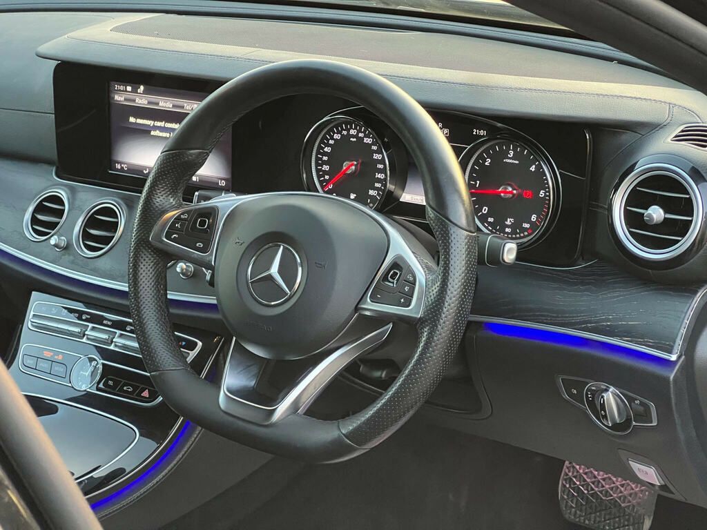 Mercedes-Benz E Class 2.0 E220d Amg Line G-tronic Euro 6 Ss Black #3
