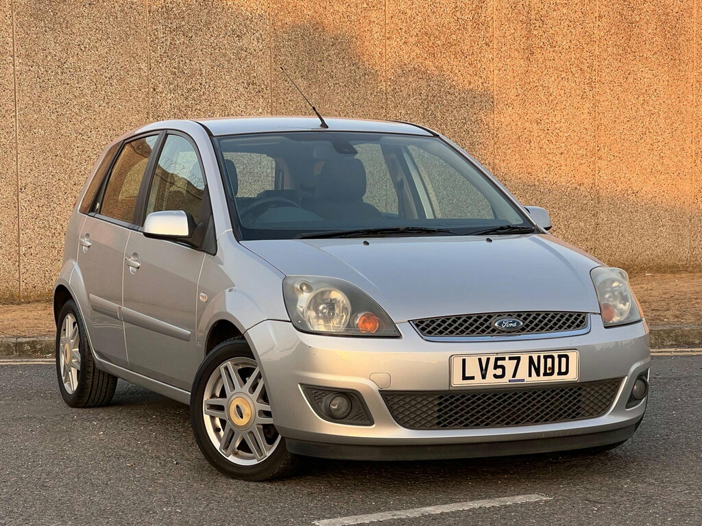 Ford Fiesta 1.6 Ghia Silver #4