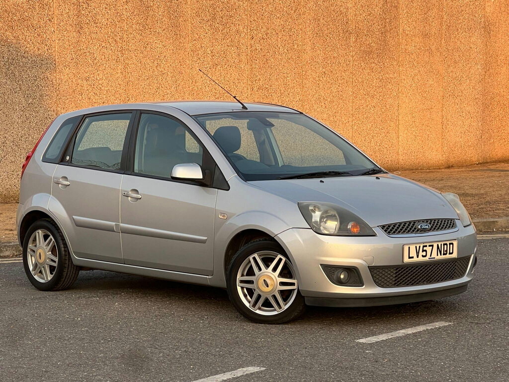 Ford Fiesta 1.6 Ghia Silver #2