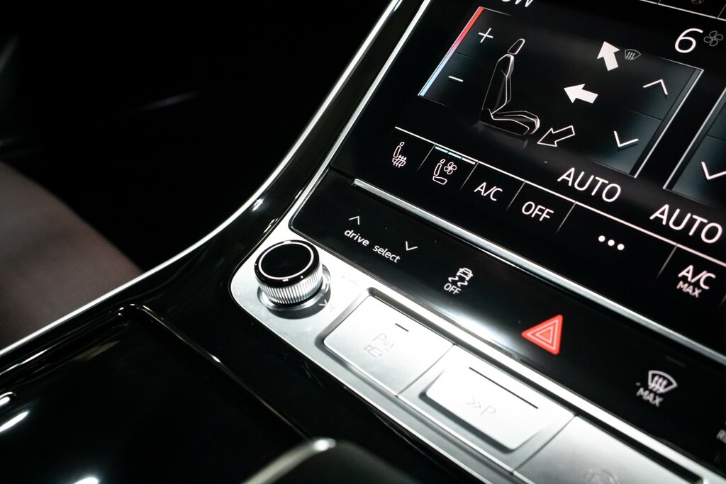 Audi RSQ8 Audi Rs Q8 Estate Tfsi 640 Quattro Perform Carbon Grey #42