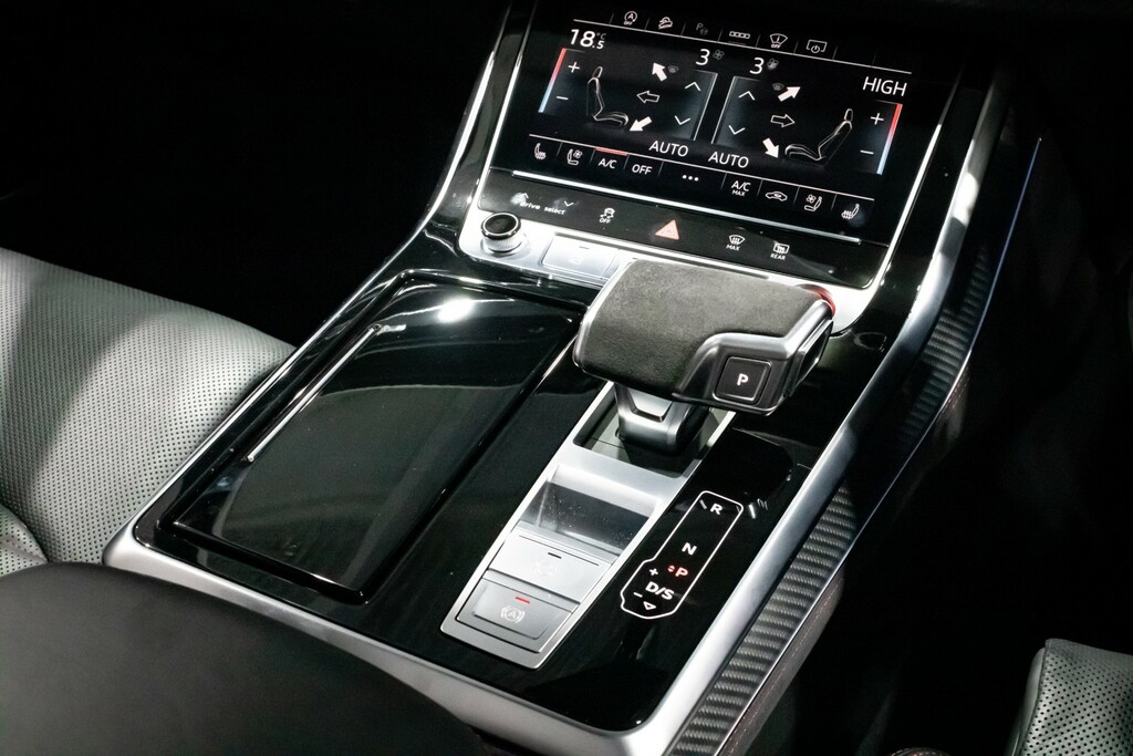Audi RSQ8 4L Null Grey #32