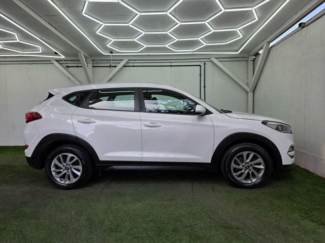 Hyundai Tucson 2017 1.7 Crdi Blue Drive Se Nav Dct Euro 6 Ss 5 White #4