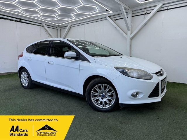 Ford Focus 2011 1.6 Titanium Euro 5 White