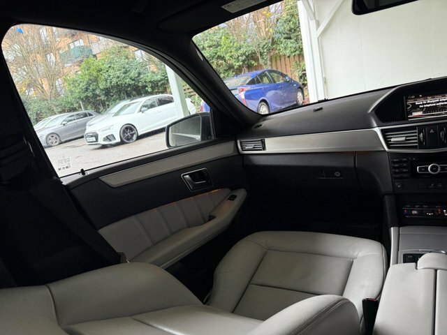 Mercedes-Benz E Class E220 Sport Cdi Blueefficiency Black #36