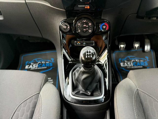 Ford Fiesta Hatchback 1.0T Ecoboost Titanium Powershift Euro 6 Blue #27