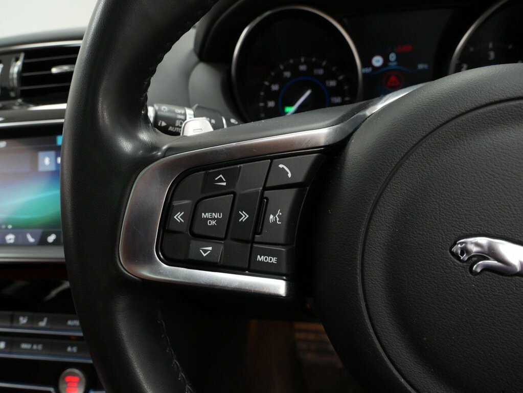 Jaguar XE 2.0 P250i Se Saloon Euro 6 Ss Black #19