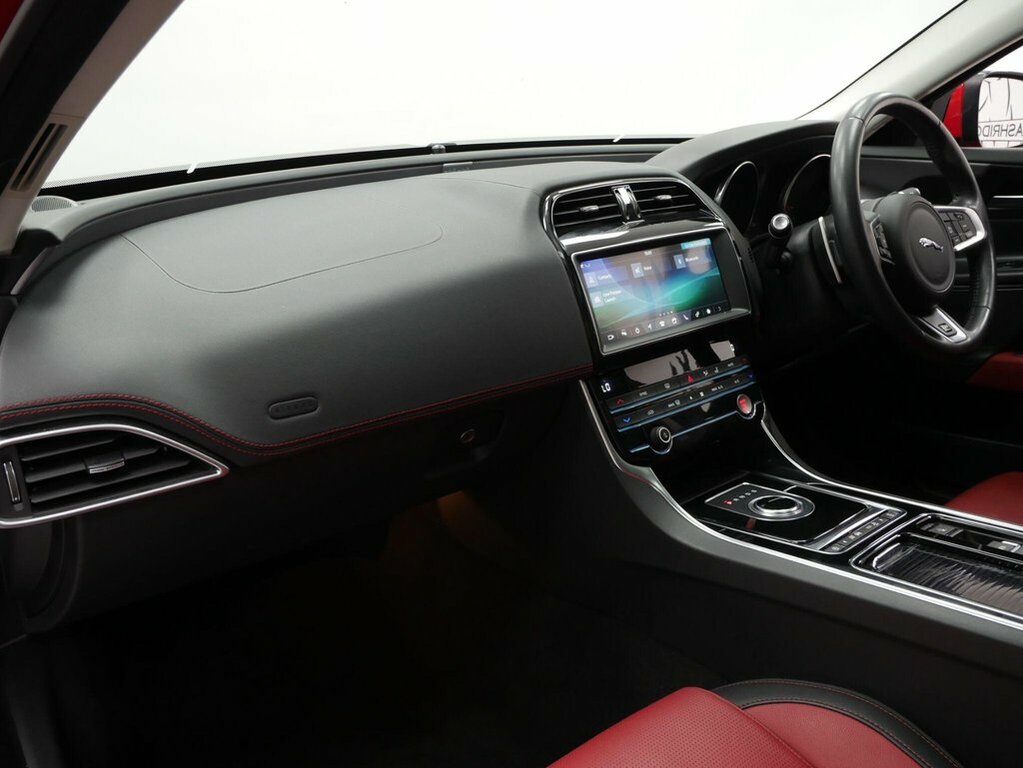 Jaguar XE 2.0 P250i Se Saloon Euro 6 Ss Black #14