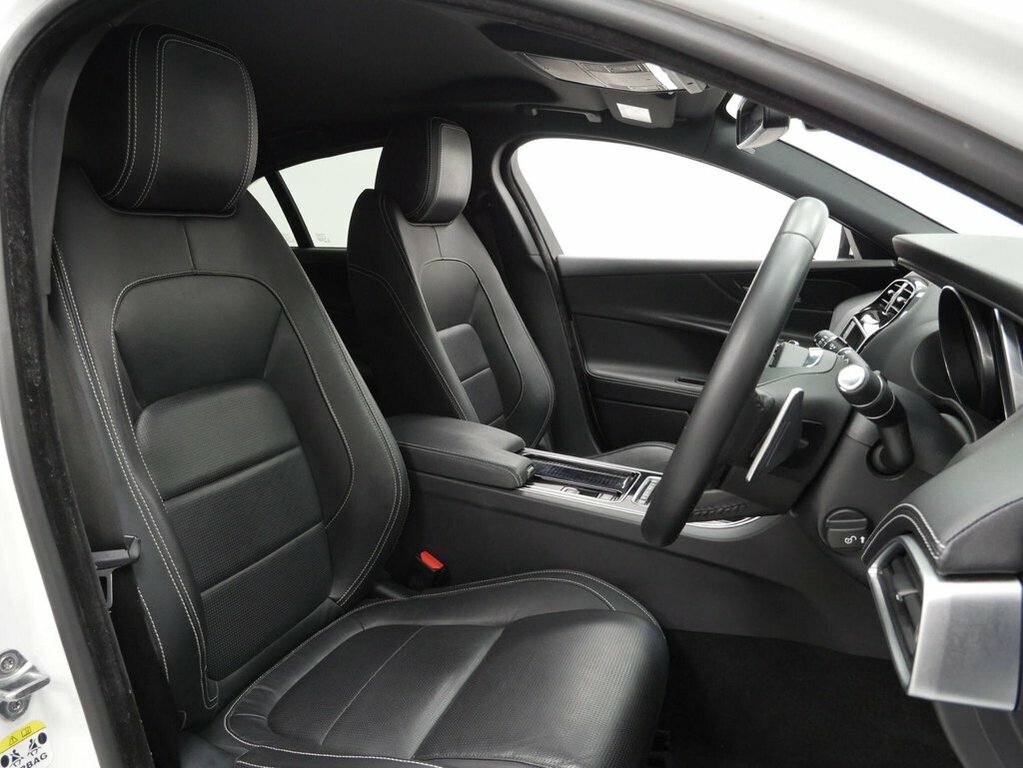 Jaguar XE For Sale In Little Gaddesden White #4