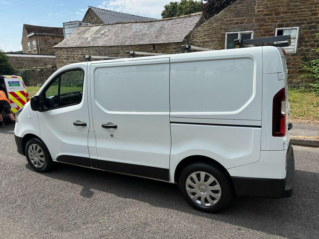 Renault Trafic 2.0 Dci Energy 28 Business Swb Standard Roof Euro White #3