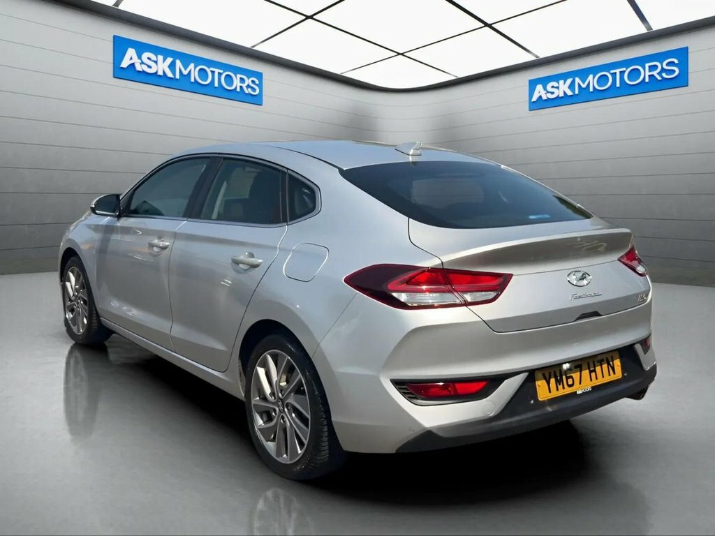 Hyundai I30 1.4L Se Nav Silver #2