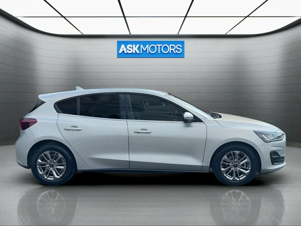 Ford Focus 1L Titanium Silver #6