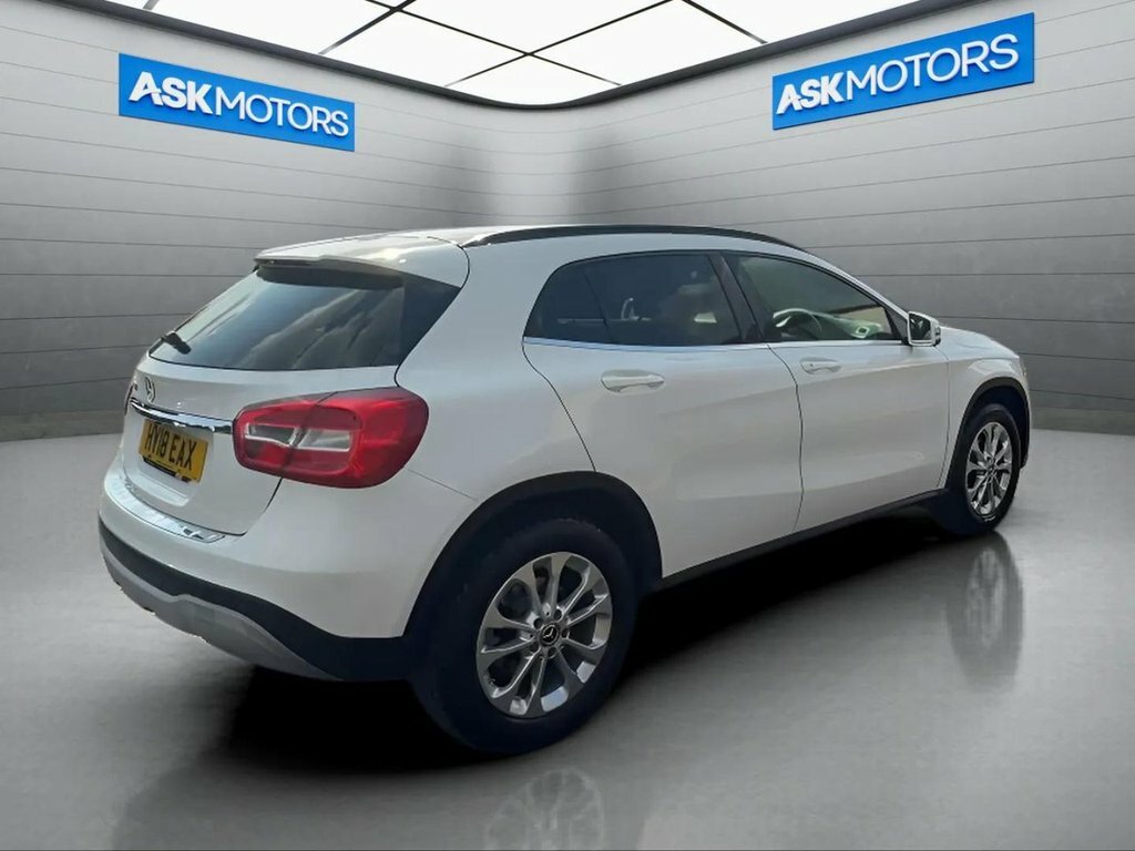 Mercedes-Benz GLA Class 200 Se Grey #21