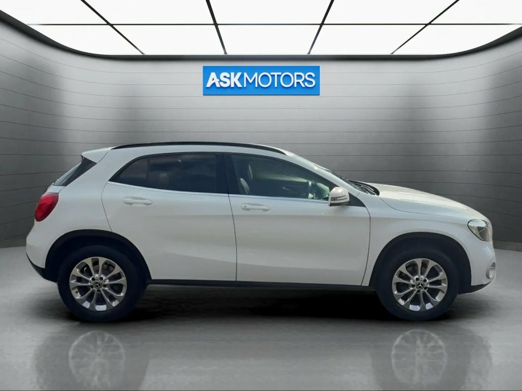 Mercedes-Benz GLA Class 1.6L Se White #2