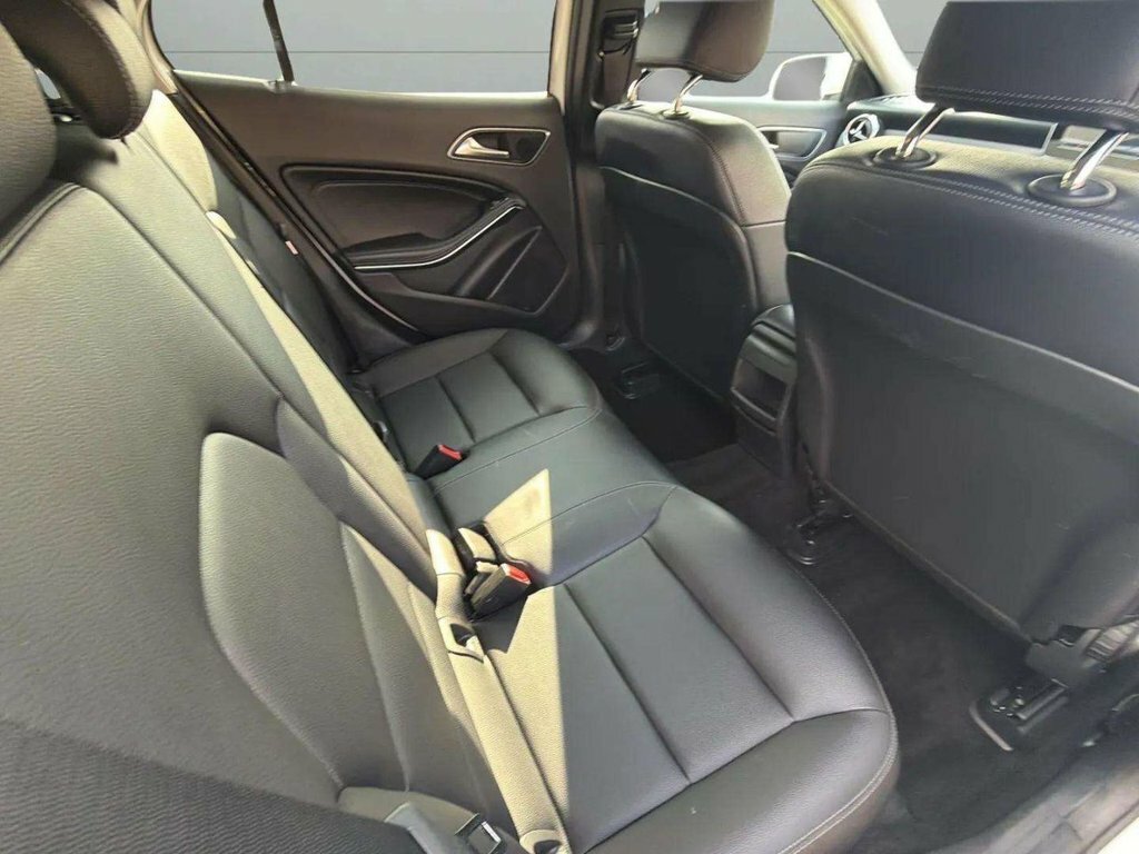 Mercedes-Benz GLA Class 200 Se Grey #13