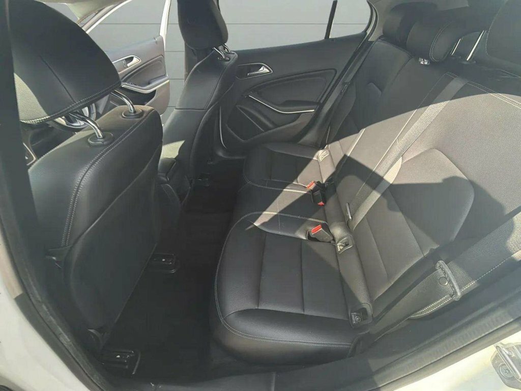 Mercedes-Benz GLA Class 200 Se Grey #11