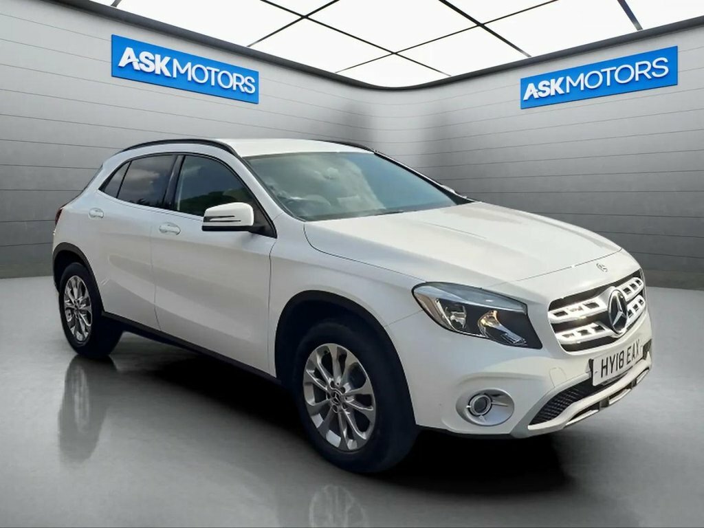 Mercedes-Benz GLA Class 1.6L Se White #4