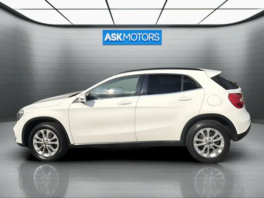 Mercedes-Benz GLA Class 200 Se Grey #26