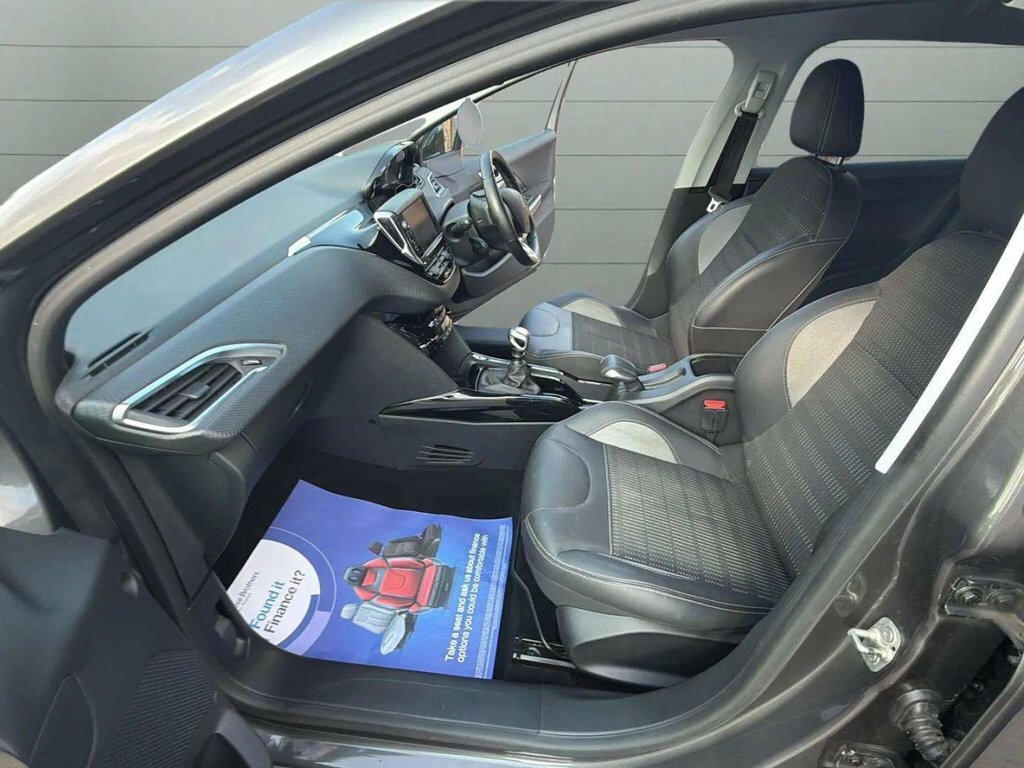 Peugeot 2008 Red #14