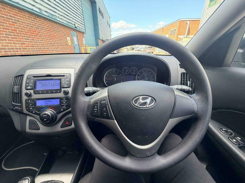 Hyundai I30 1.4 Comfort Euro 5 Black #9