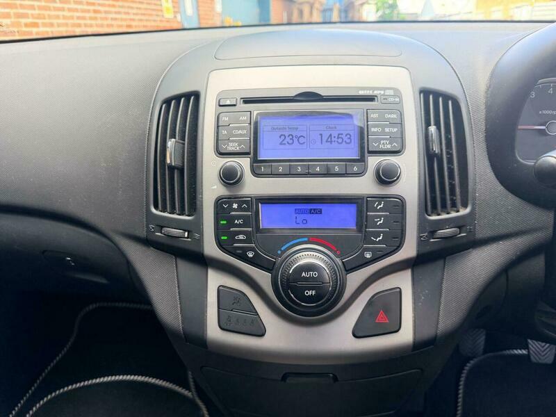 Hyundai I30 1.4 Comfort Euro 5 Black #10