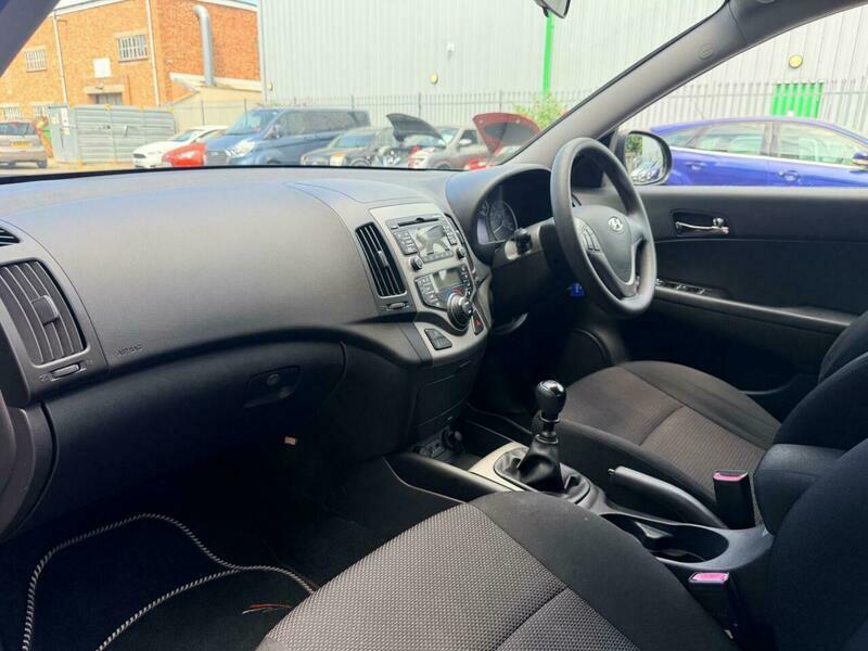 Hyundai I30 1.4 Comfort Euro 5 Black #11