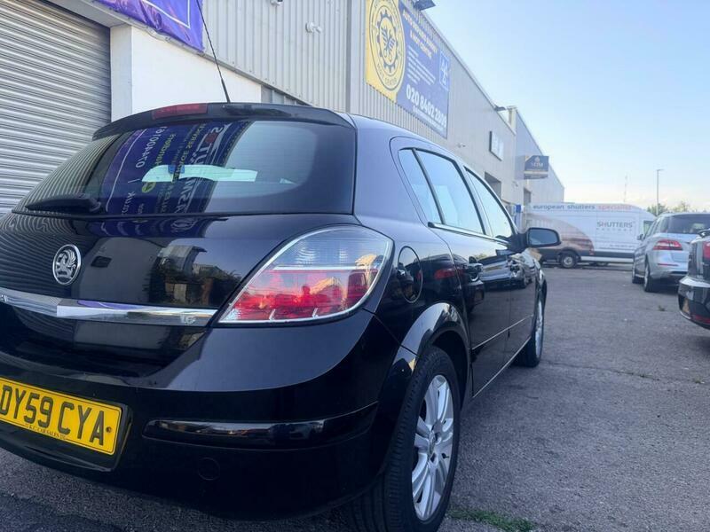 Vauxhall Astra 1.8I Vvt Sri Exterior Pack Red #8