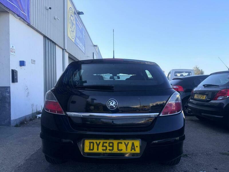 Vauxhall Astra 1.8I Vvt Sri Exterior Pack Red #6