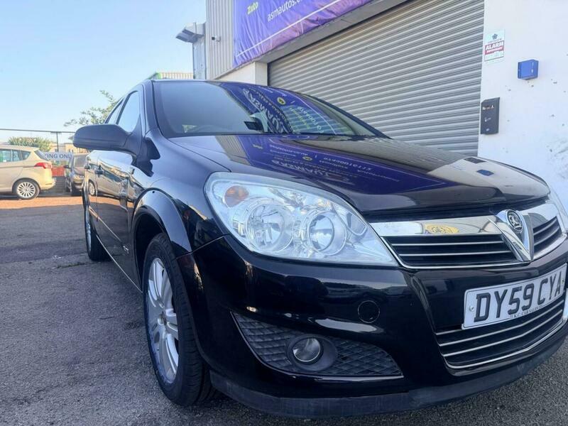Vauxhall Astra 1.8I Vvt Sri Exterior Pack Red #2
